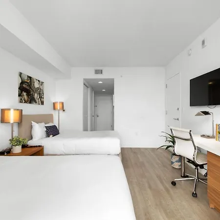 Upper Studio With Balcony,Pool And Gym, Near Beach Hallandale Beach Exterior photo